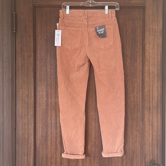 Casey Relaxed Skinny Corduroy Jeans - Picture 3 of 4